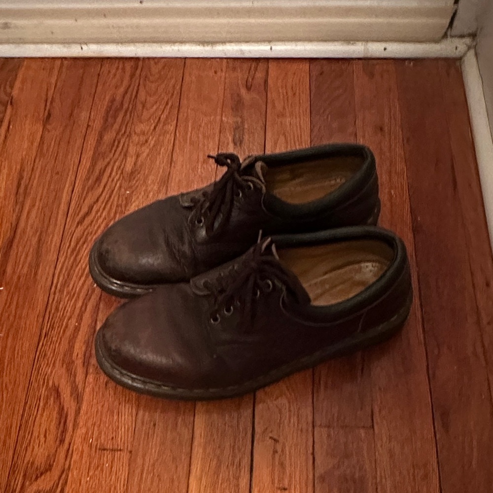 Classic Dr. MARTENS Leather Men's Shoes from the 90’s